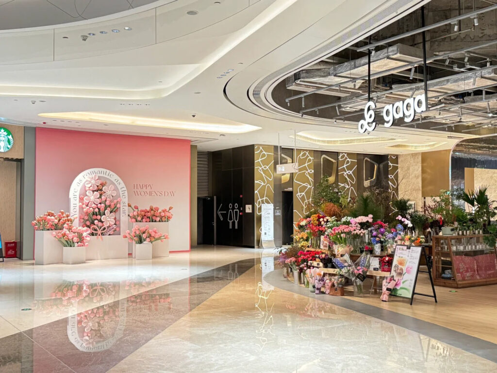 Trang trí ngày phụ nữ cho starbucks