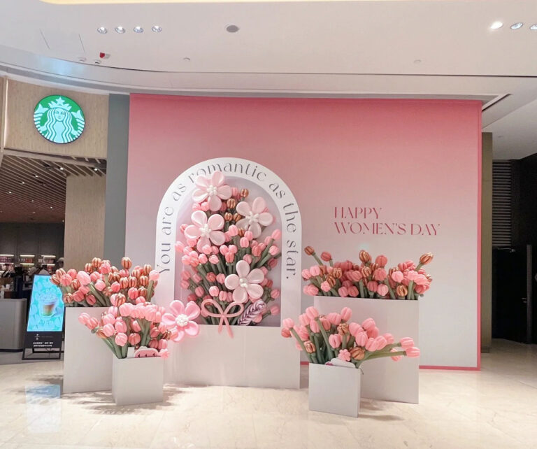 Trang trí ngày phụ nữ cho starbucks