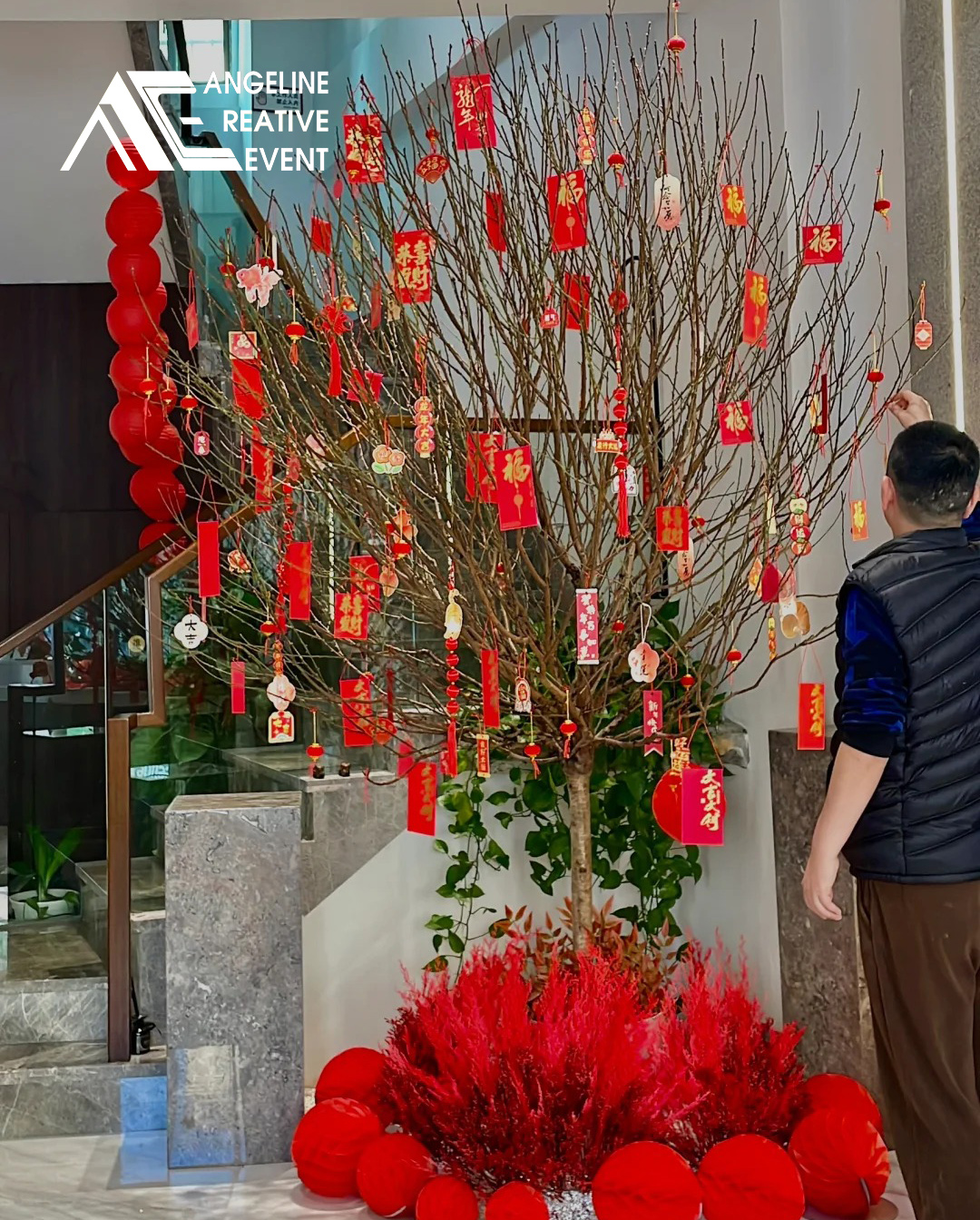 Trang trí hoa đào ngày Tết