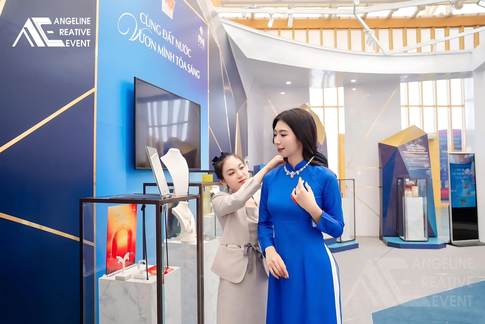 Gian hàng triển lãm PNJ