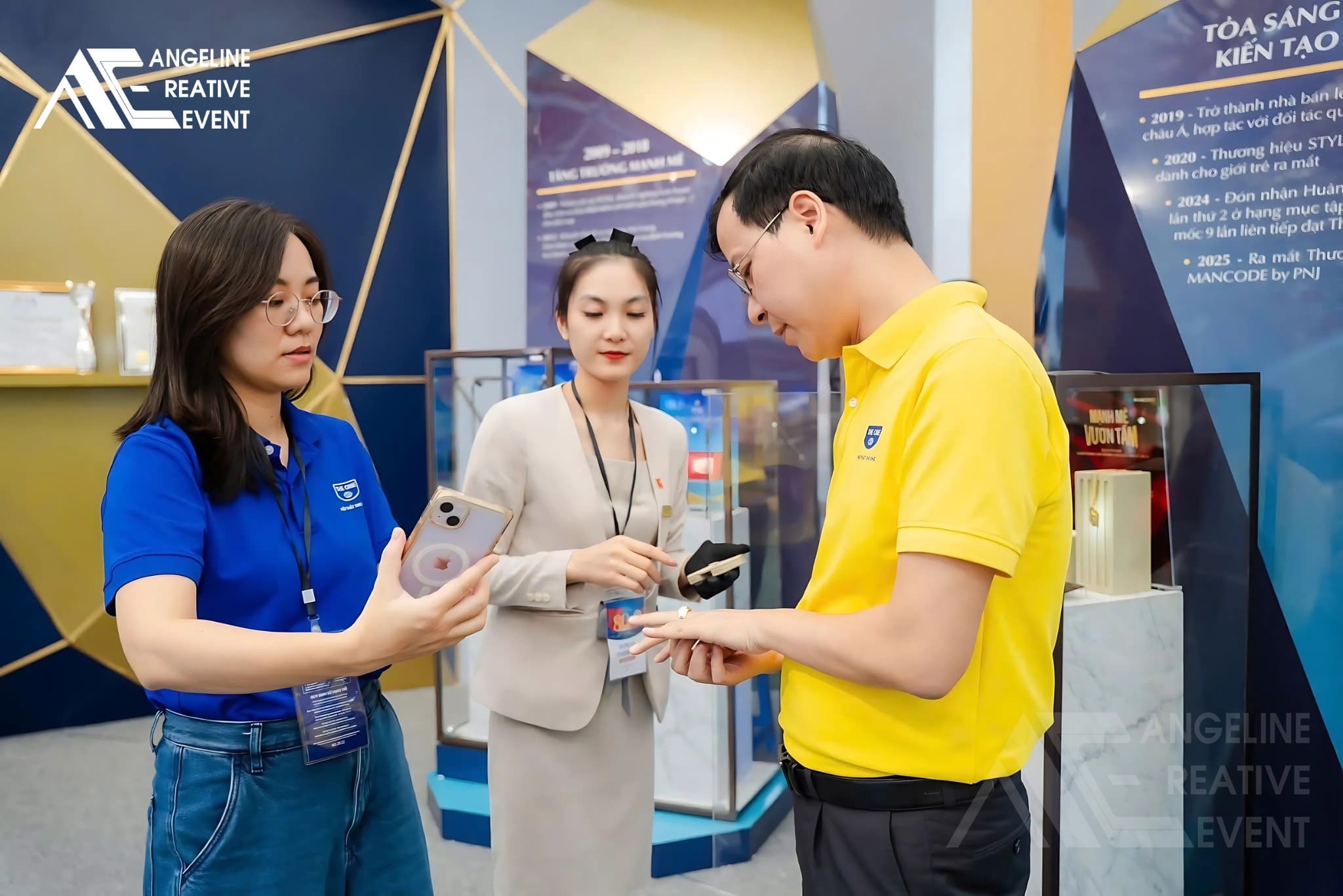 Gian hàng triển lãm PNJ