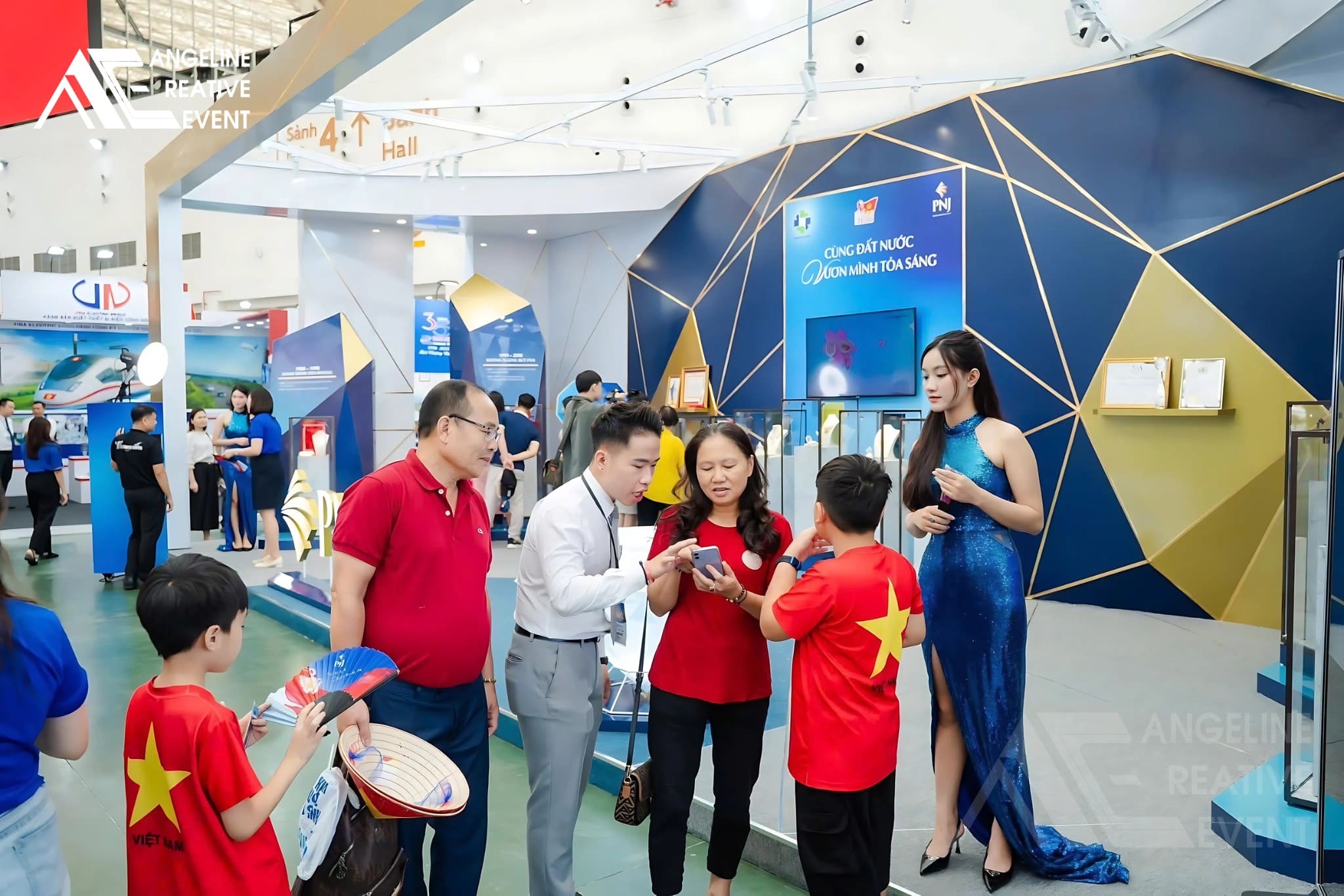 Gian hàng triển lãm PNJ