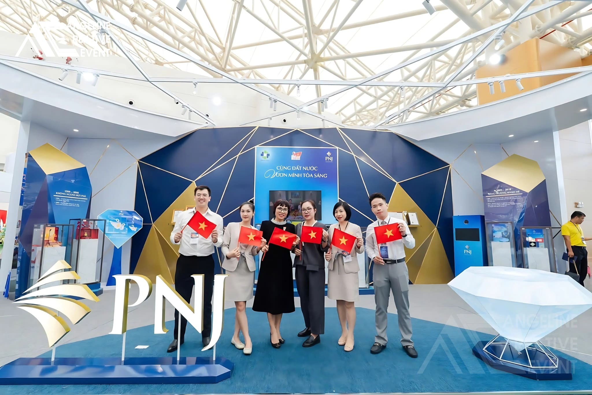 Gian hàng triển lãm PNJ