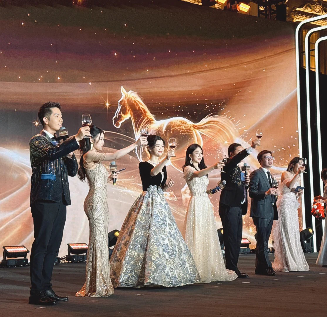 kịch bản year end party dưới 100 người